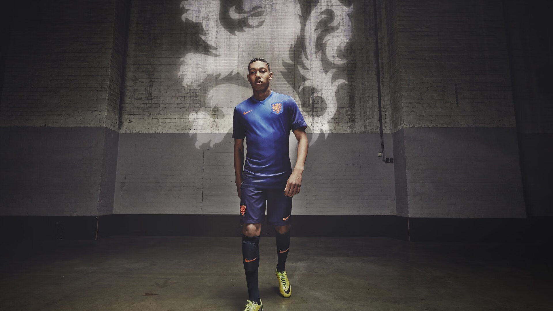 当战争隐喻入侵足球叙事,乌克兰强行终结巴拉圭,厄德高在德比战场接管比赛