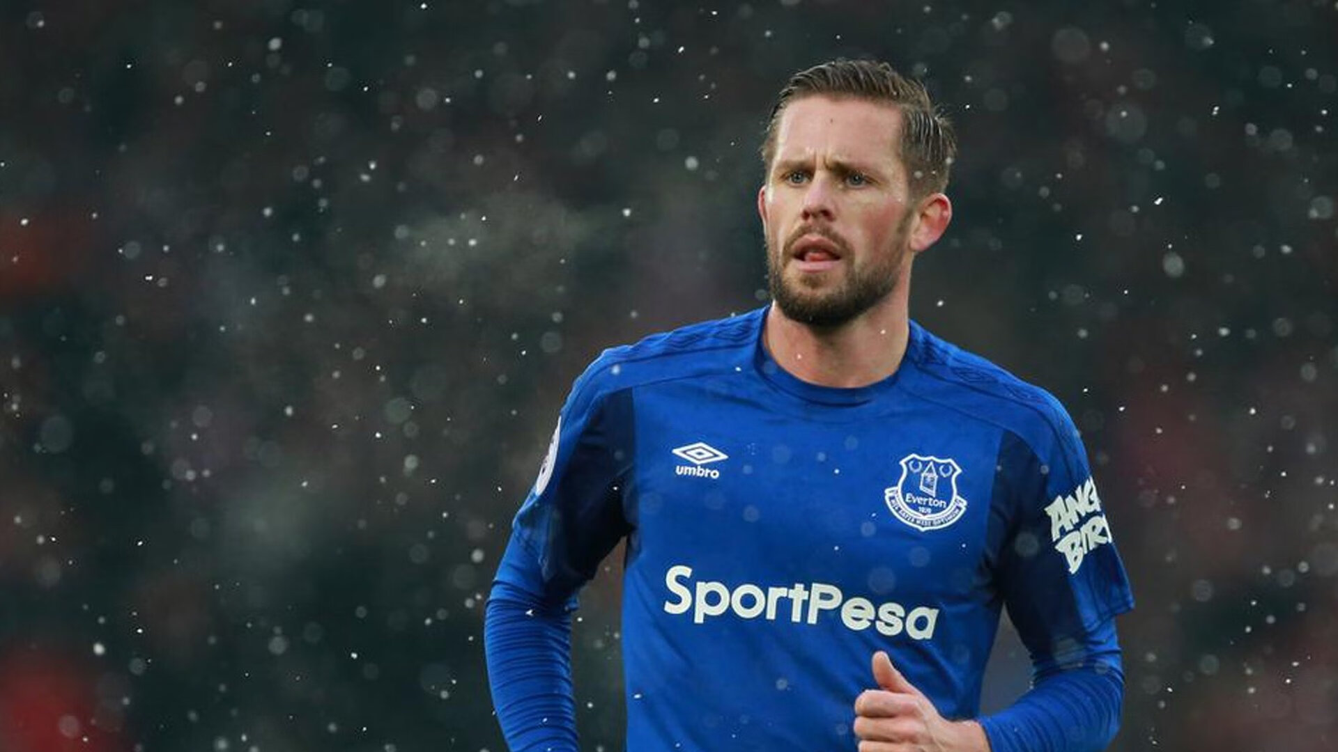 欧冠半决赛之夜，贝林厄姆关键节点连续得分，改写历史的年轻心脏